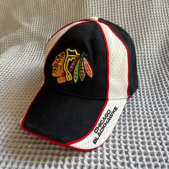 Vintage Chicago Blackhawks NHL Hat Black White Red Mesh Panel Cap - Picture 3 of 7
